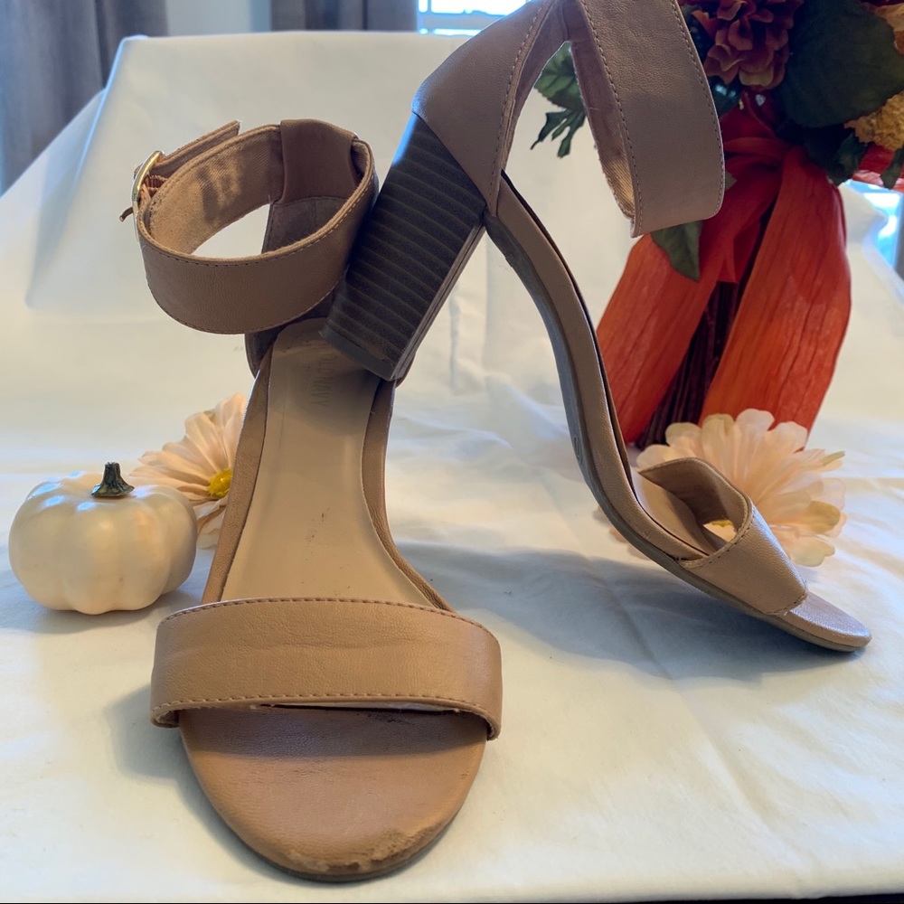 Women’s shoes - Picture 2 of 5